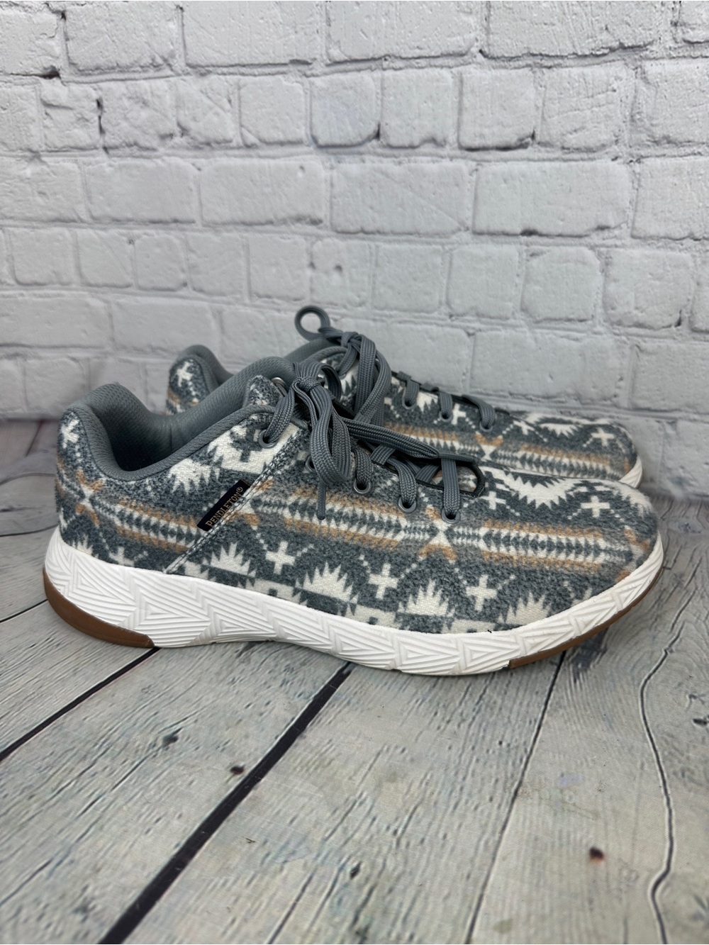 Pendleton Stratus wool sneakers in the Grey Spider Rock men’s size 10